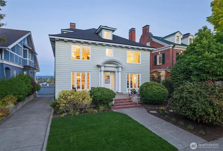 2822 10th Avenue E, Seattle, WA 98102 - #2
