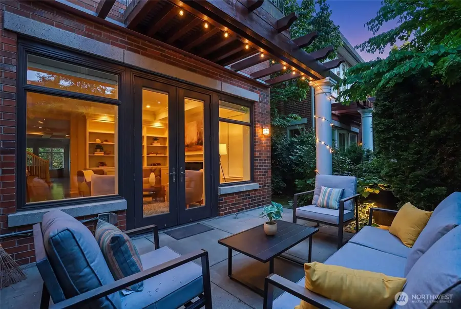 719 Harvard Avenue E, Seattle, WA 98102 - #3