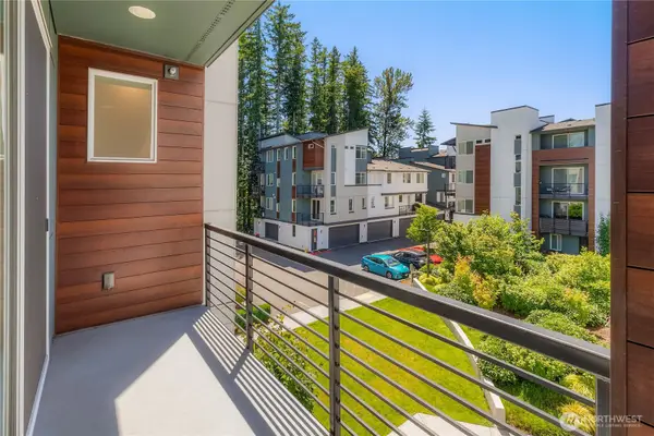23119 NE 8th Street #B103, Sammamish, WA 98074