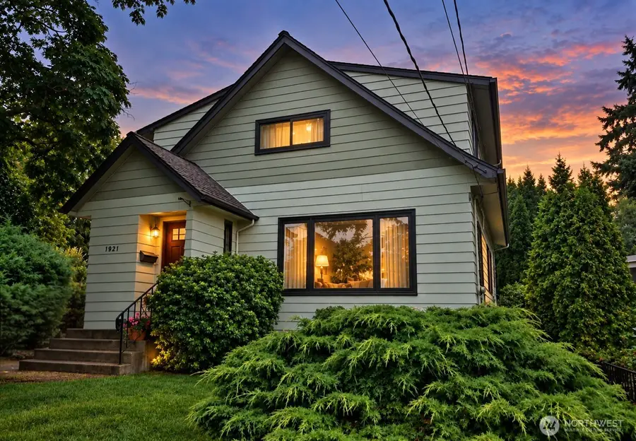 1921 41st Avenue Sw, Seattle, WA 98116 - #2