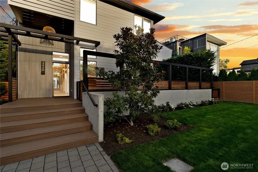 3420 33rd Avenue W, Seattle, WA 98199 - #2