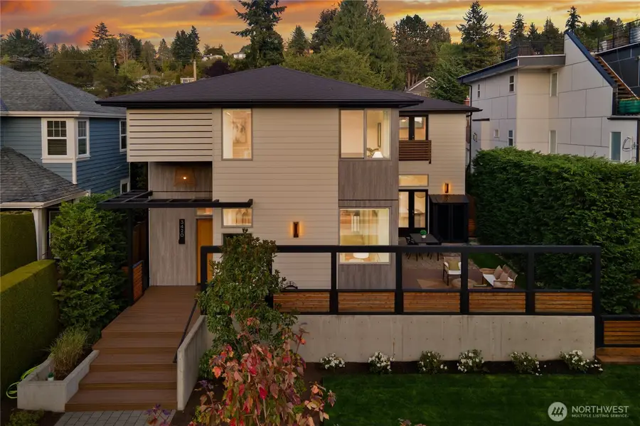 3420 33rd Avenue W, Seattle, WA 98199 - #3