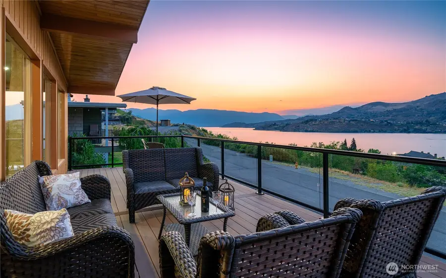 621 Mountain View Dr, Chelan, WA 98816 - #2