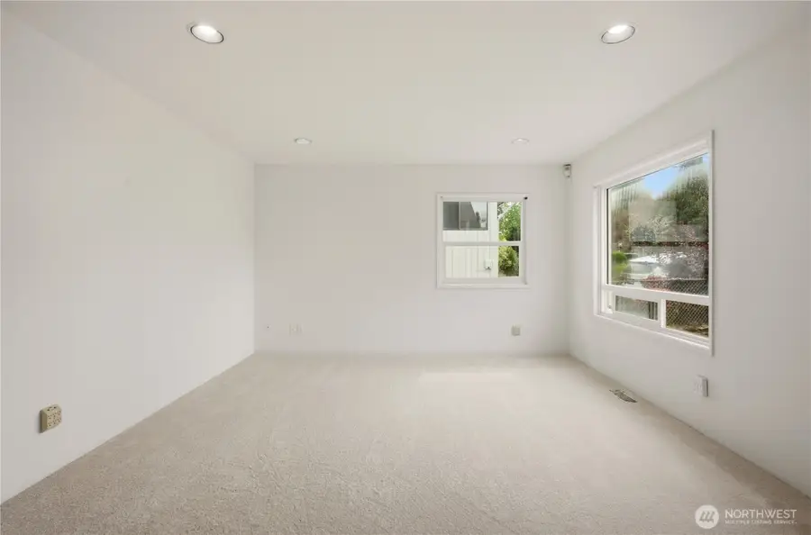 8914 30th Avenue Nw, Seattle, WA 98117 - #3