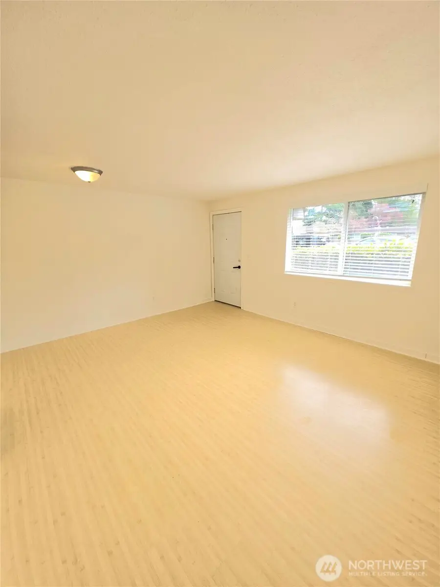 9811 Whitman Avenue Sw #2, Lakewood, WA 98499 - #3