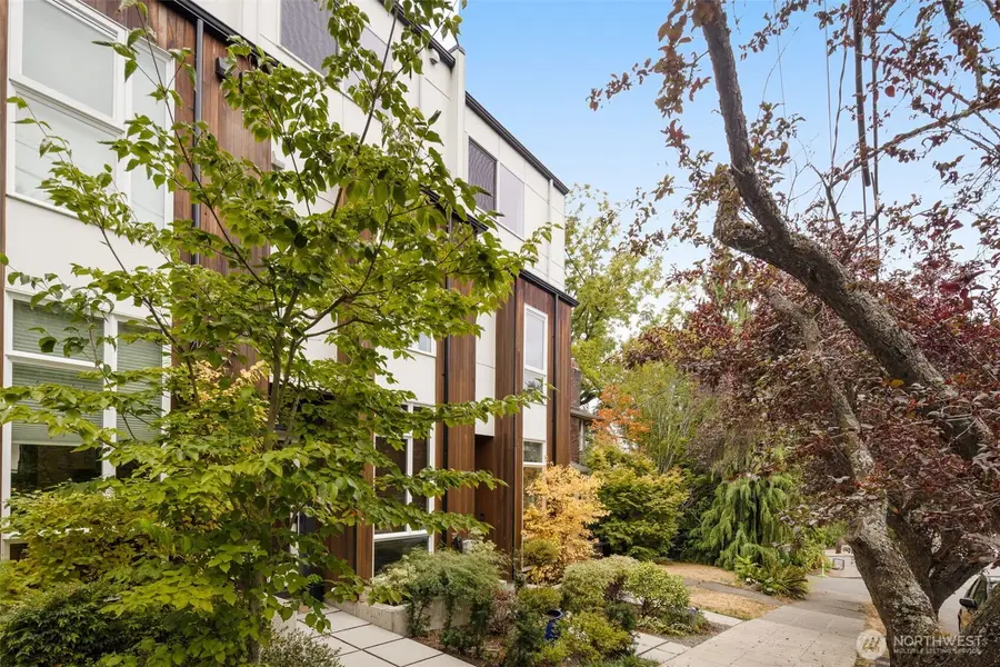 1829 11 Avenue W #D, Seattle, WA 98119 - #2