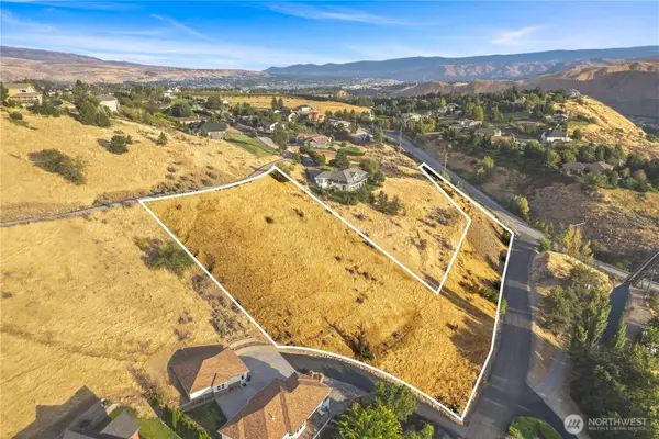 3825 Sunridge Ln, Wenatchee, WA 98801