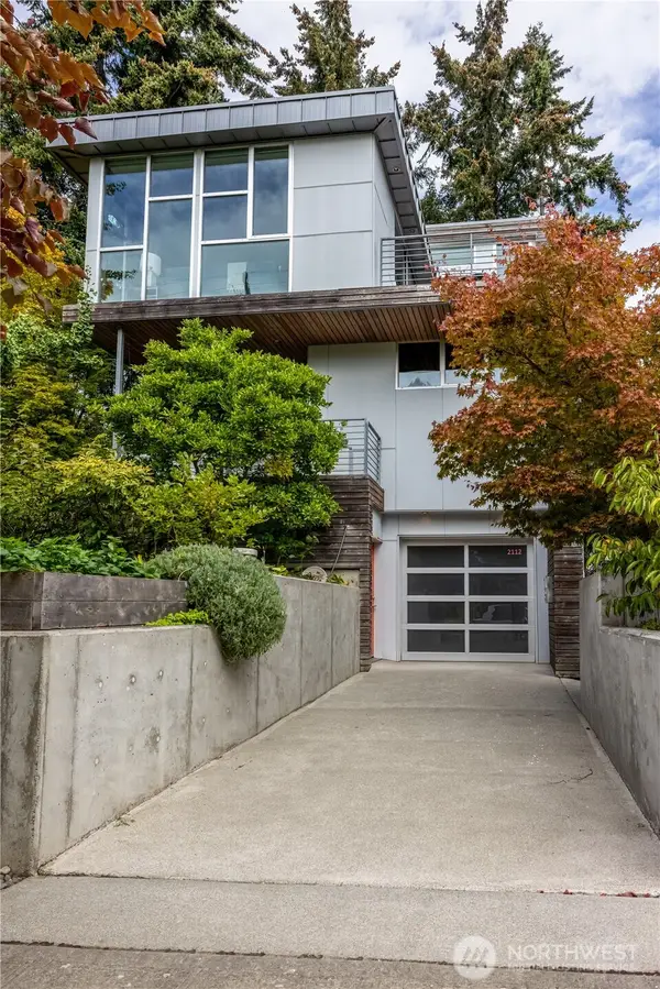 2112 N 46th Street, Seattle, WA 98103