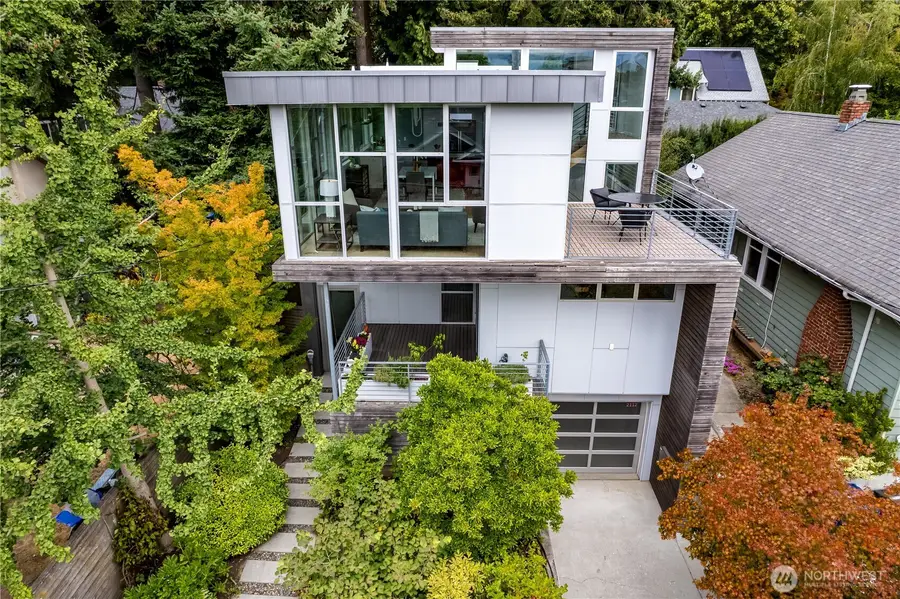 2112 N 46th Street, Seattle, WA 98103 - #2