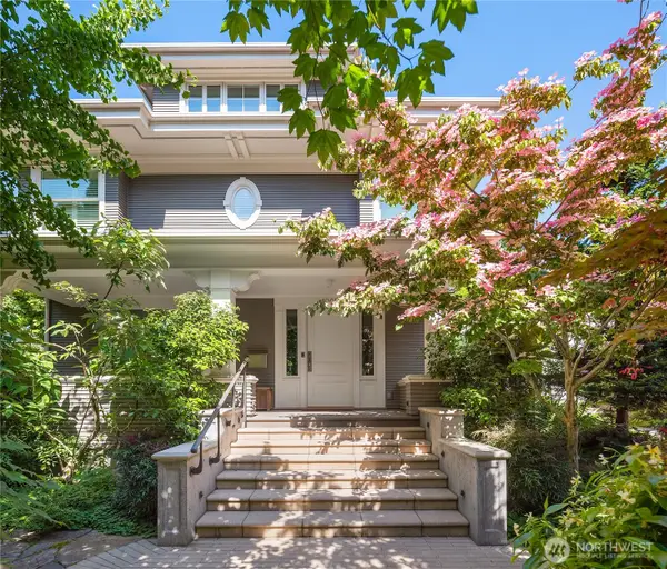 1065 Summit Avenue E, Seattle, WA 98102