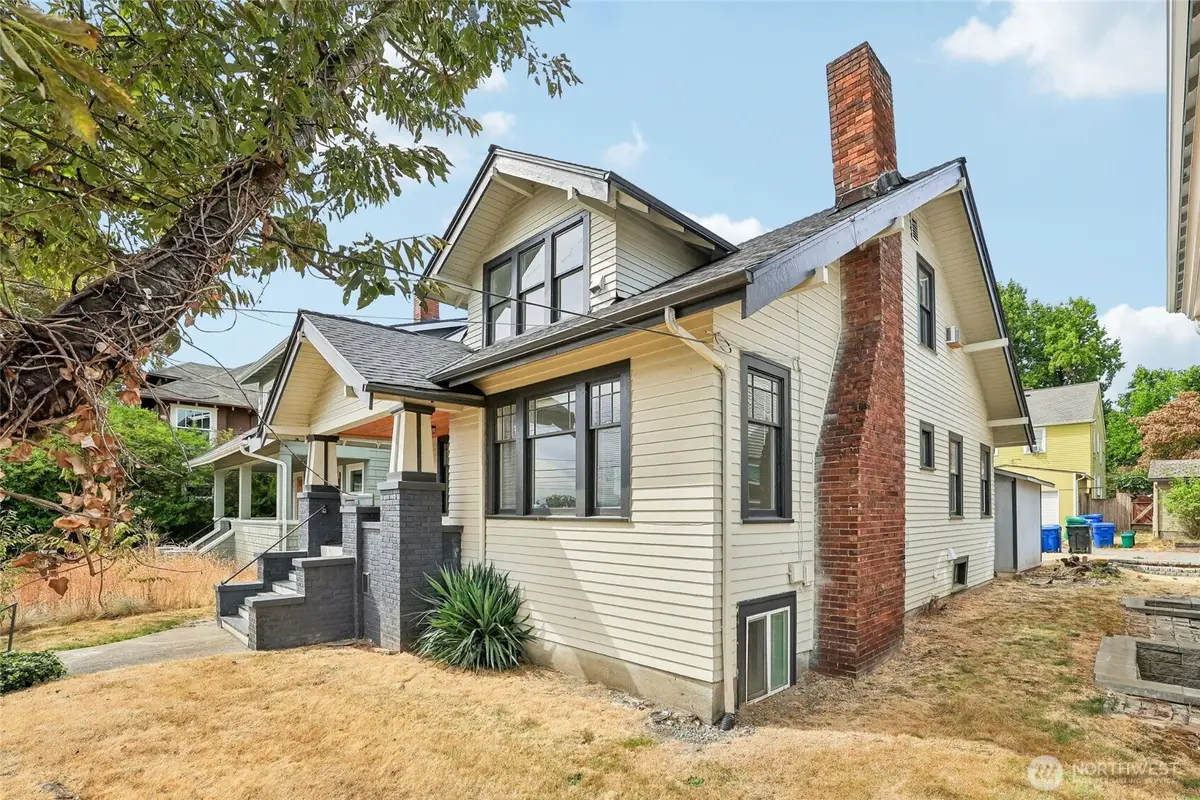 4545 5th Avenue Ne, Seattle, WA 98105 - #1