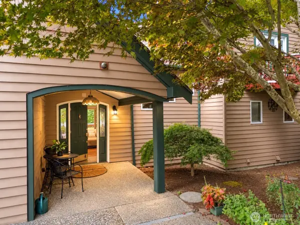 8025 45th Avenue Ne, Seattle, WA 98115