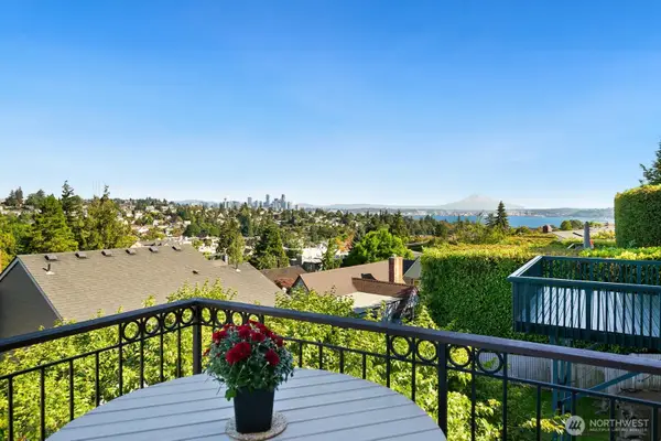 2472 Montavista Place W, Seattle, WA 98199