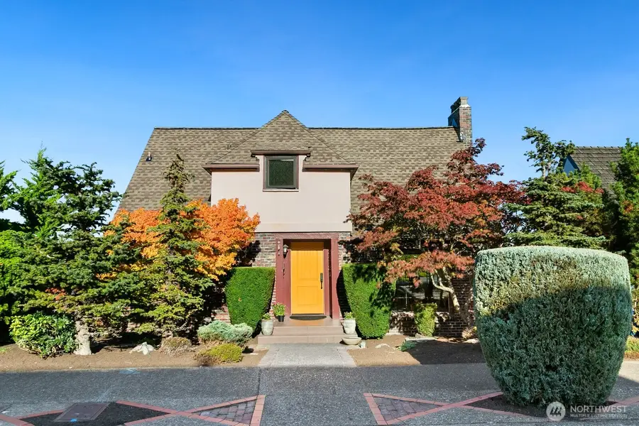 2472 Montavista Place W, Seattle, WA 98199 - #2
