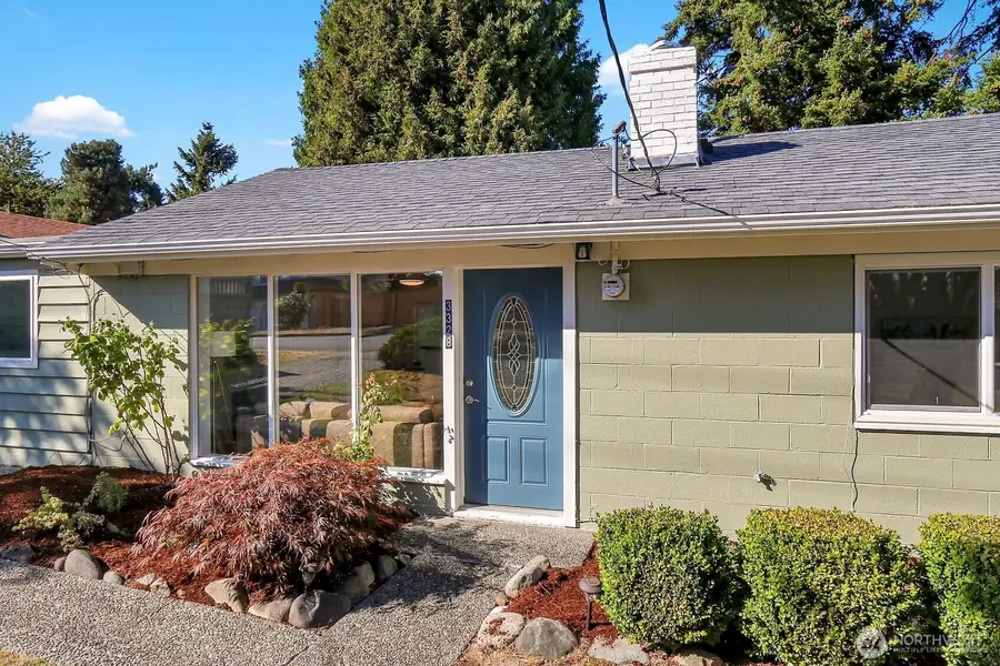 3328 NE 6th Street, Renton, WA 98056 - #3