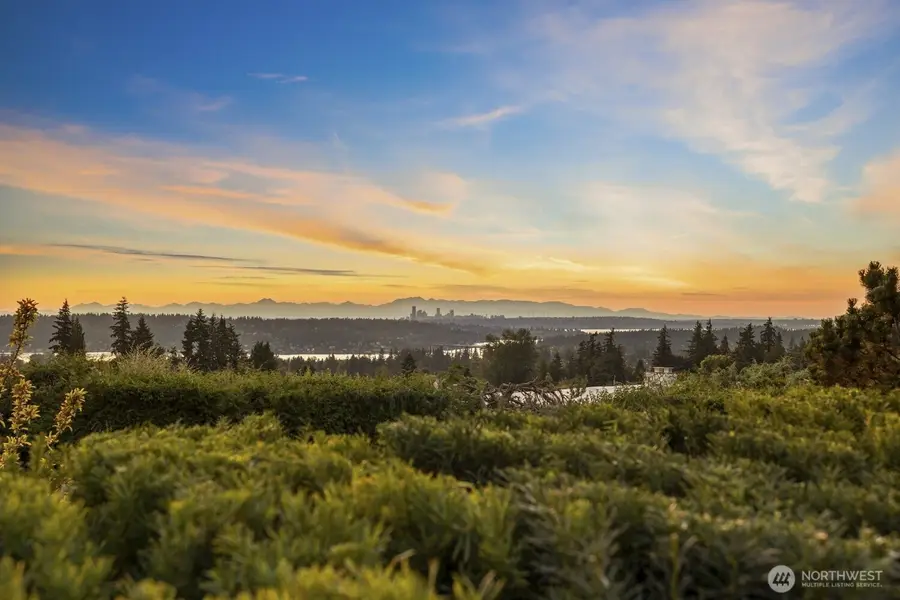 4342 Somerset Boulevard Se, Bellevue, WA 98006 - #2