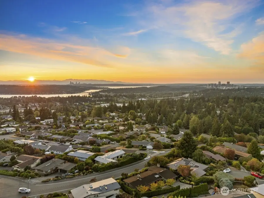 4342 Somerset Boulevard Se, Bellevue, WA 98006 - #3