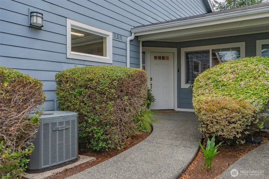 160 E Soderberg Rd #L-33, Allyn, WA 98524 - #3