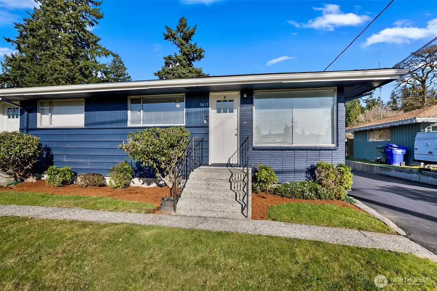 5615 Beverly Ln, Everett, WA 98203 - #3