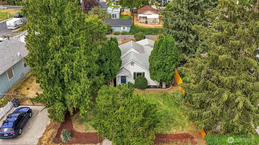 319 NW C St, Ephrata, WA 98823 - #3