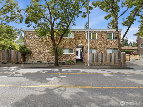 8701 35th Avenue Ne #Apt 4, Seattle, WA 98115