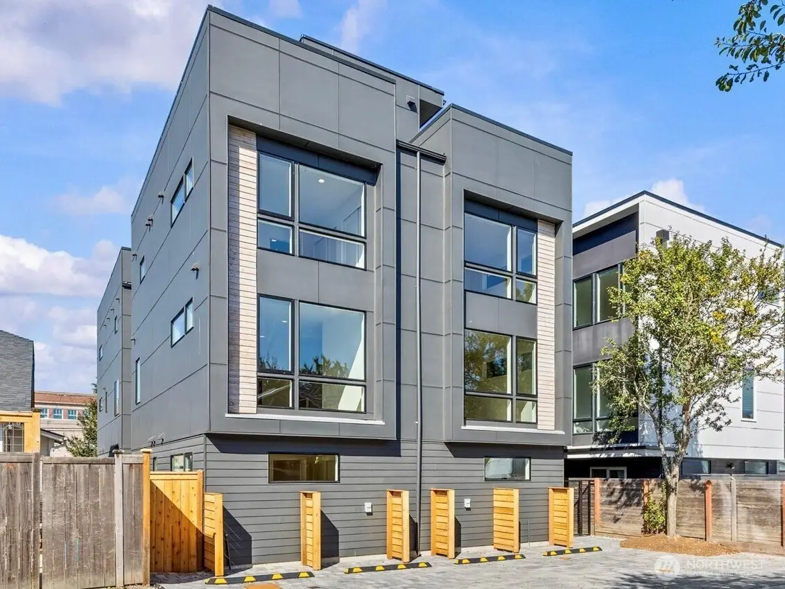 4328 Woodlawn Avenue N #A, Seattle, WA 98103 - #1