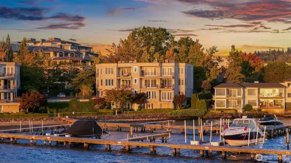 111 Lake Avenue W #202, Kirkland, WA 98033