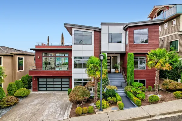 1018 N 37th Street, Renton, WA 98056