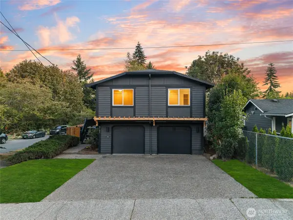 8103 30th Avenue Sw, Seattle, WA 98126