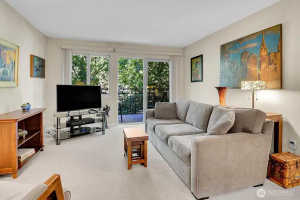 275 W Roy Street #205, Seattle, WA 98119