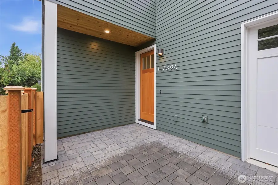 11739 40th Avenue Ne #A, Seattle, WA 98125 - #2