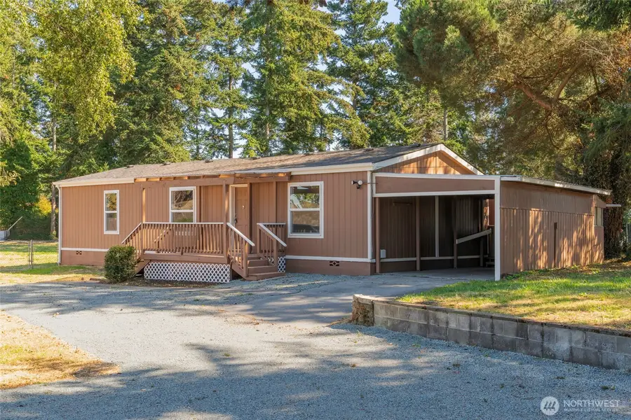 1004 Diane Avenue, Oak Harbor, WA 98277 - #2