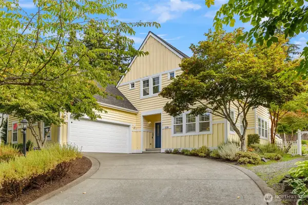 779 Village Circle Nw, Bainbridge Island, WA 98110