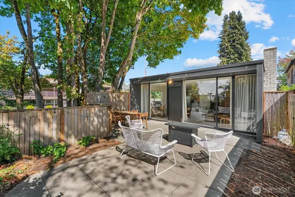 719 N 38th Street, Seattle, WA 98103