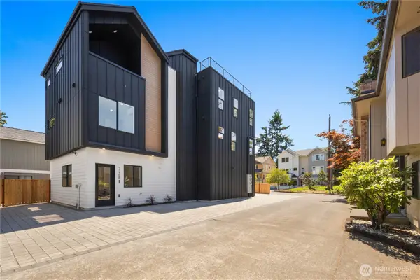 726 N 89th Street #B, Seattle, WA 98103