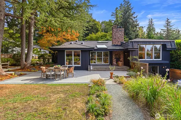 11233 240th St Sw, Woodway, WA 98020