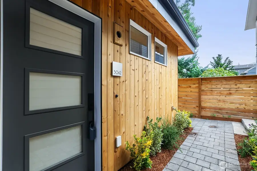 5042 35th Avenue Ne, Seattle, WA 98105 - #2