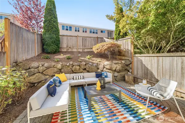 12325 10th Place Ne #D, Seattle, WA 98125