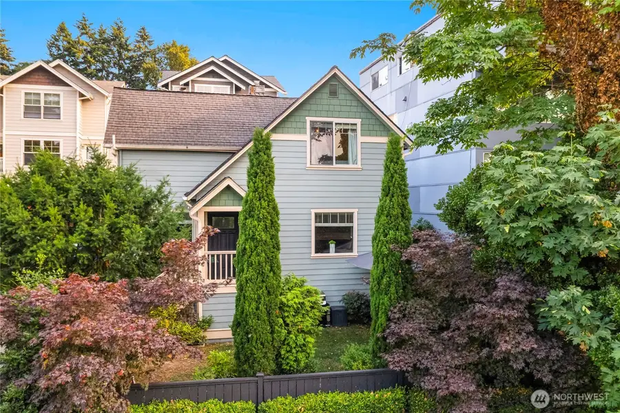 43 W Etruria, Seattle, WA 98119 - #2