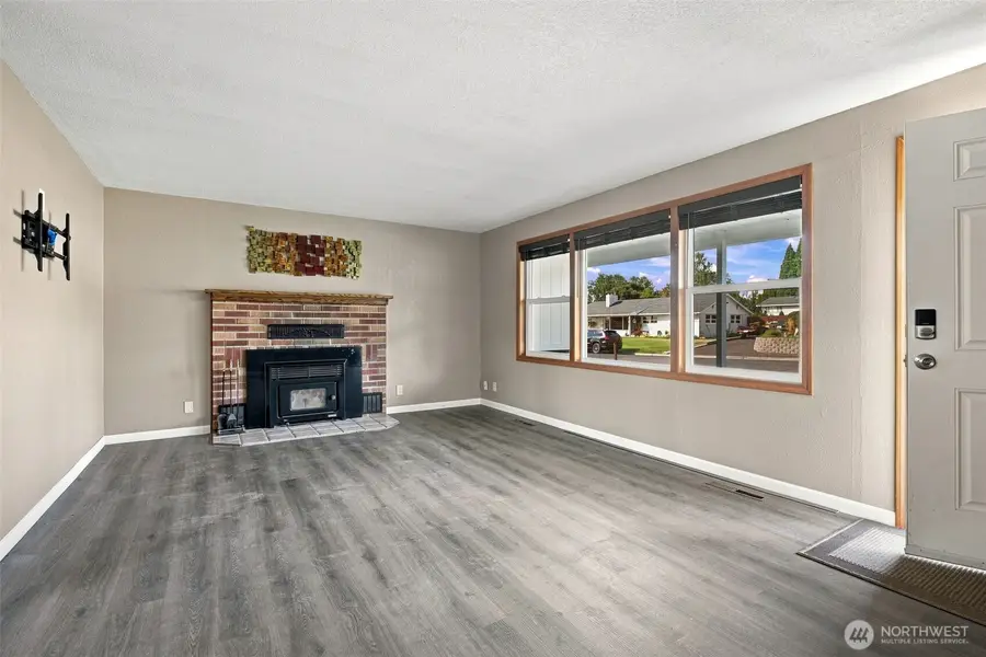 217 N 63rd Avenue, Yakima, WA 98908 - #2