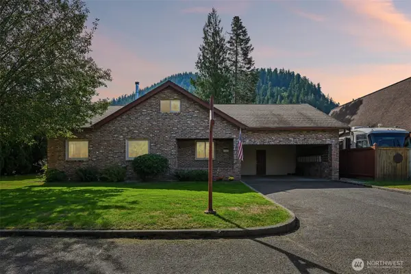 27527 SE 467th Place, Enumclaw, WA 98022