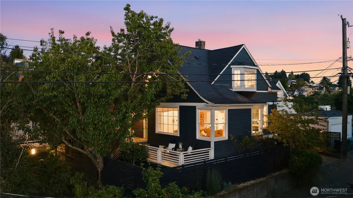 1009 W Crockett Street, Seattle, WA 98119 - #1