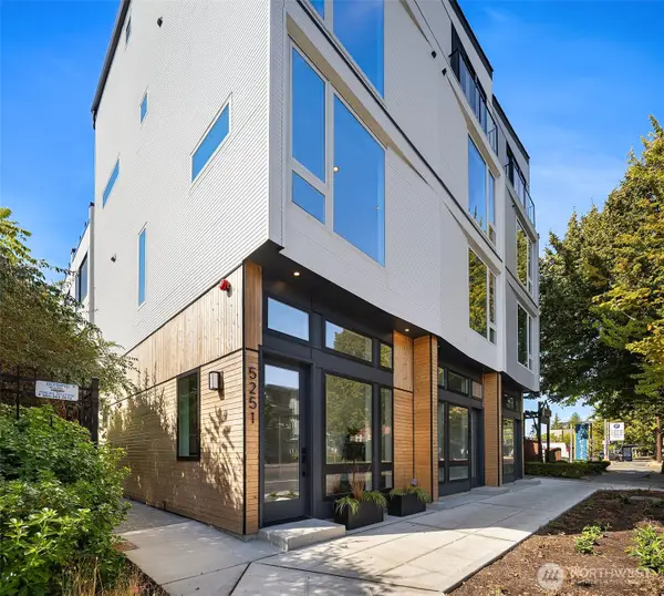 5253 California Avenue Sw #B, Seattle, WA 98136