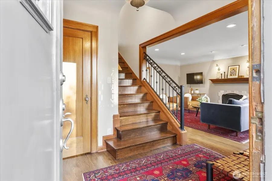 4124 Burke Avenue N, Seattle, WA 98103 - #3
