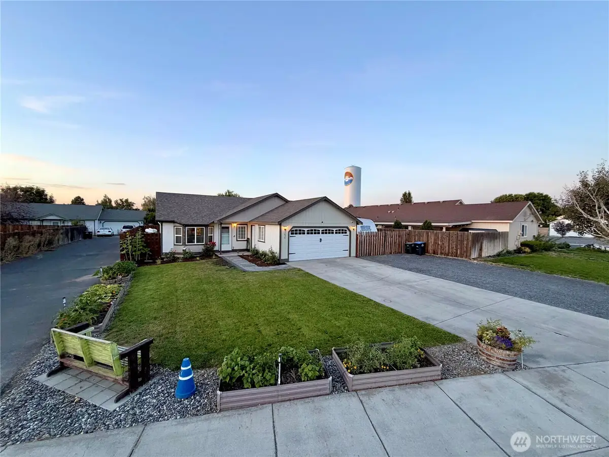 1616 NE Pirate Lane, Moses Lake, WA 98837 - #1