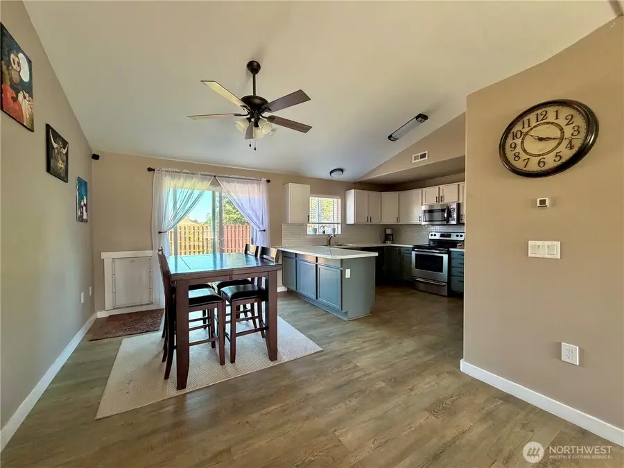 1616 NE Pirate Lane, Moses Lake, WA 98837 - #3