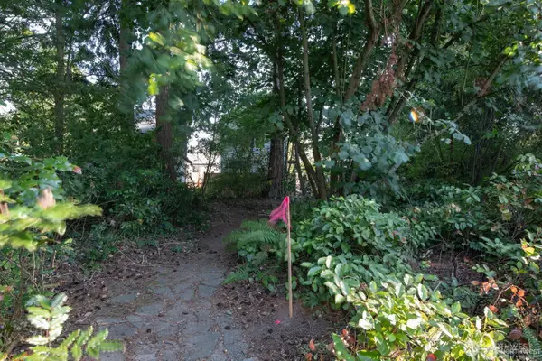 13000 1st Avenue Ne, Seattle, WA 98125