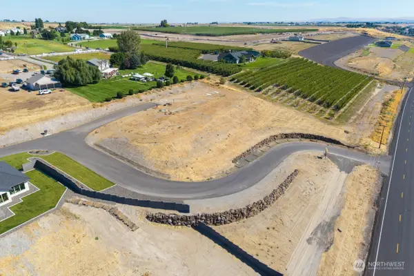 1 Columbia Bluff Lane #Lot 9, Pasco, WA 99301