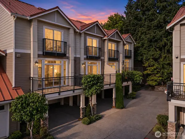 12721 SE 41st Place #214, Bellevue, WA 98006