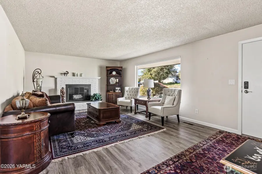 6604 Chinook Drive, Yakima, WA 98908 - #3